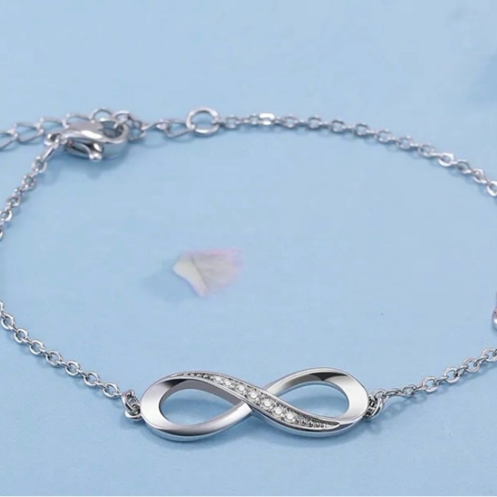 Infinity bracelet - Picture 2 of 2